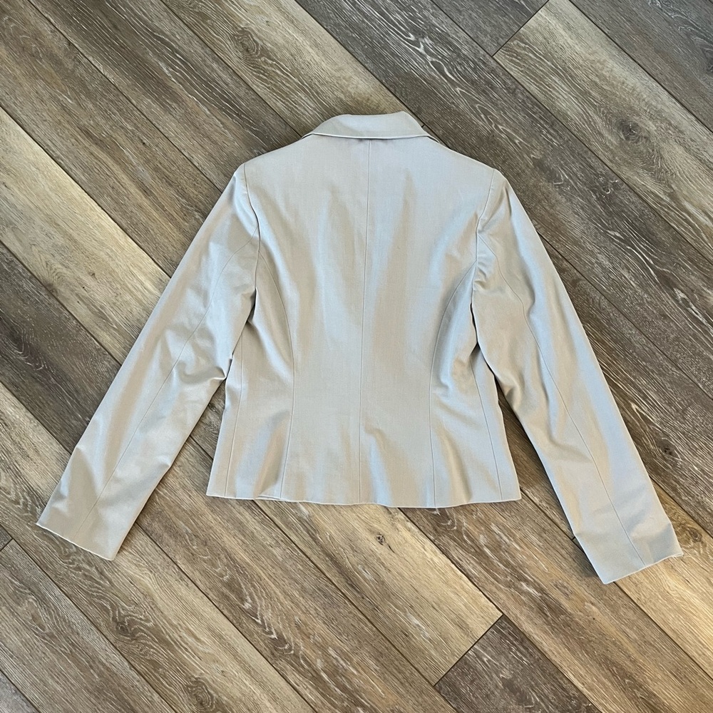 Amanda & Chelsea Light Gray Blazer - Picture 8 of 9